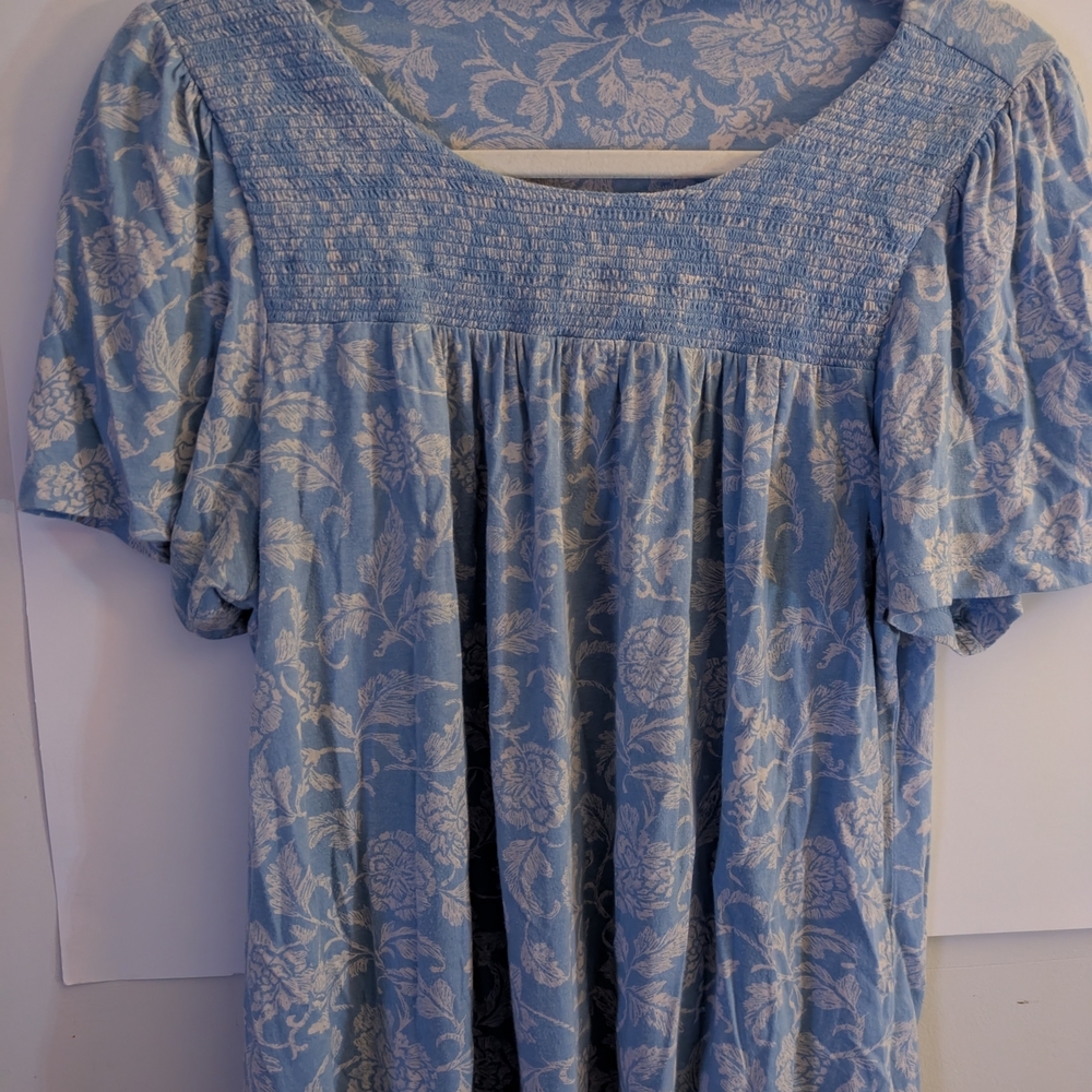 Lucky Brand Blue and White Flutter Sleeve Blouse
